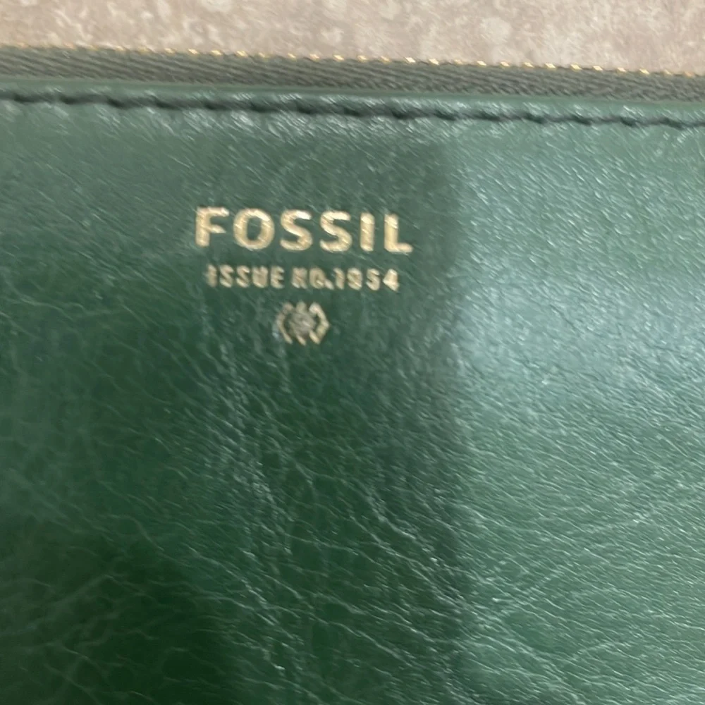 Fossil good preowned